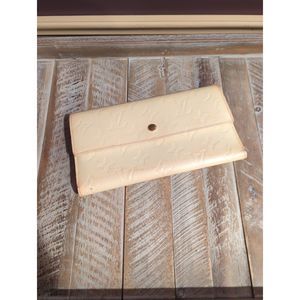 Louis Vuitton Vernis Ivory Wallet